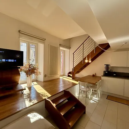 Nello - Reception Апартаменты